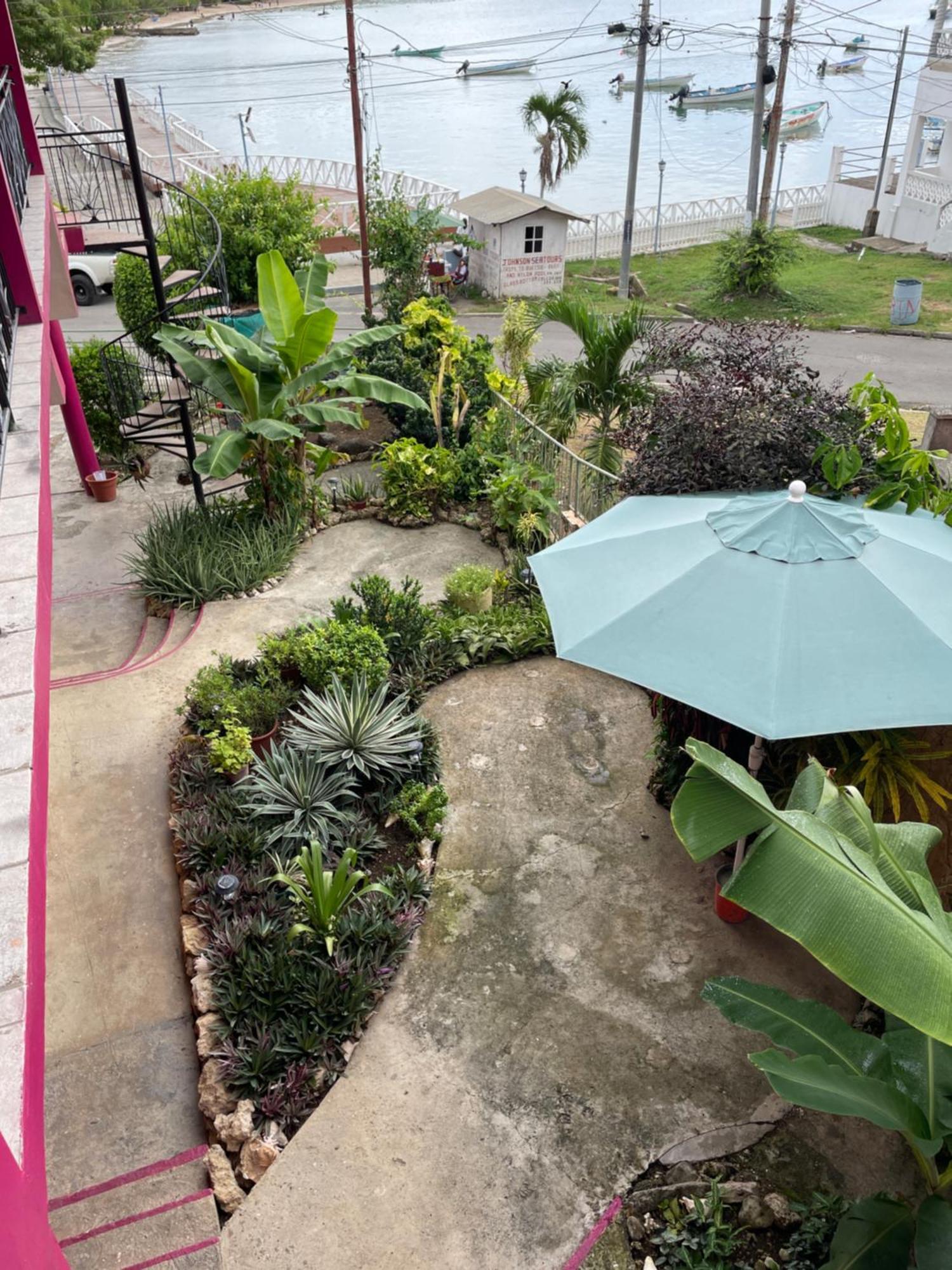 The Seaside Garden Guesthouse Buccoo 외부 사진